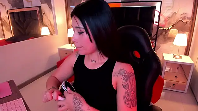 SusanVilla online show from 05-29-26, 07:45