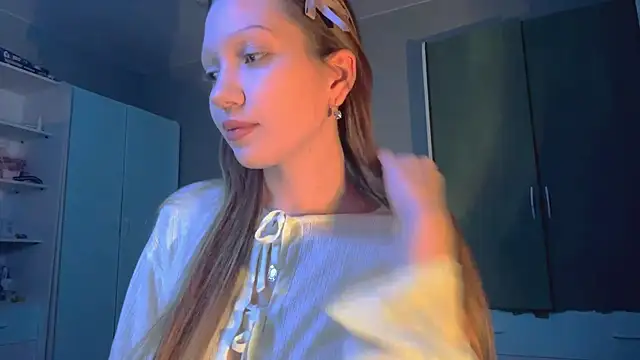 EmiIyKitty online show from 10-05-25, 07:34