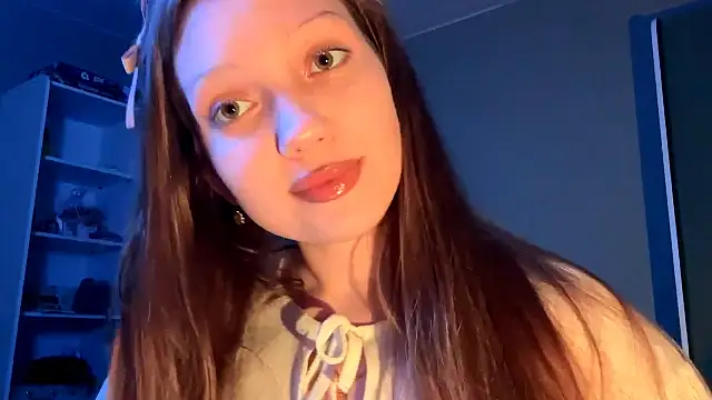 EmiIyKitty online show from 10-15-25, 07:58