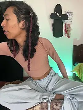 MadamLeRouge online show from 02-10-26, 01:10