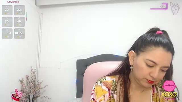 Snapshot of astrolover_ chatting on 10-13-25, 12:10 astrolover online show from 10-13-25, 12:10