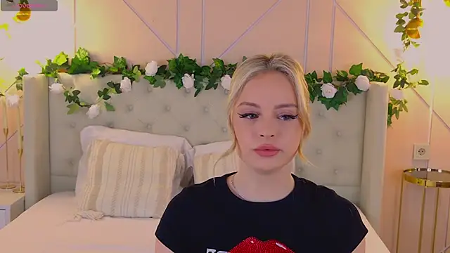 EllyLinn online show from 04-16-26, 04:08