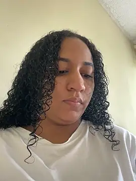 Snapshot of jesicamonroe44 chatting on 10-17-25, 12:52 jesicamonroe44 online show from 10-17-25, 12:52