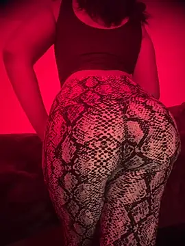 Snapshot of bellacagyal chatting on 11-11-25, 04:45 bellacagyal online show from 11-11-25, 04:45