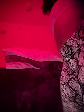 Snapshot of bellacagyal chatting on 12-20-25, 03:02 bellacagyal online show from 12-20-25, 03:02