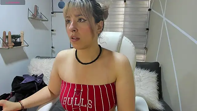 sophialyh 1 online show from 11-25-25, 01:00