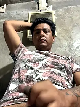 Snapshot of Odayr chatting on 10-29-25, 06:04 Odayr online show from 10-29-25, 06:04