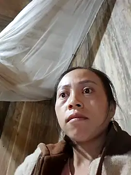 Tuyet xx online show from 10-29-25, 08:32