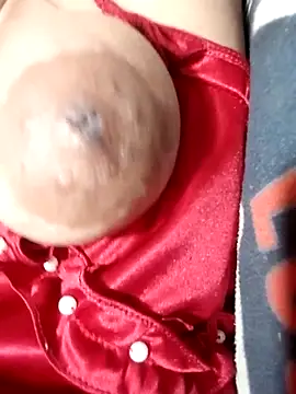 Hotmommax online show from 04-11-26, 08:02