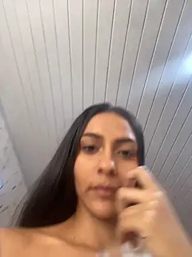 miluwatson online show from 10-10-25, 06:29