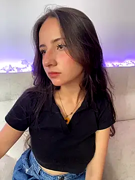 Amy-Bun online show from 10-14-25, 02:18