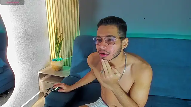 Snapshot of Jaybrown__1 chatting on 12-15-25, 08:24 Jaybrown 1 online show from 12-15-25, 08:24