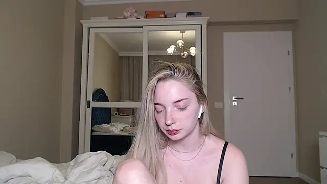 Snapshot of jessicahbelle chatting on 10-27-25, 11:09 jessicahbelle online show from 10-27-25, 11:09