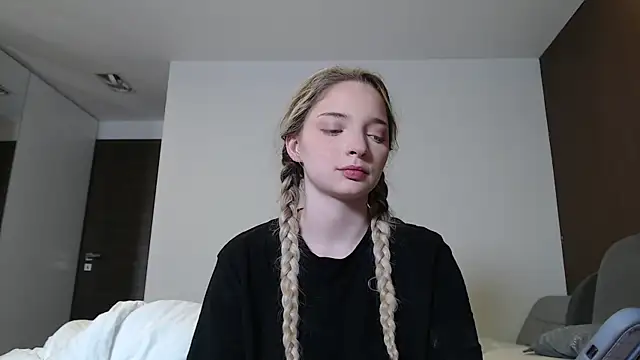 Snapshot of jessicahbelle chatting on 06-04-26, 11:00 jessicahbelle online show from 06-04-26, 11:00