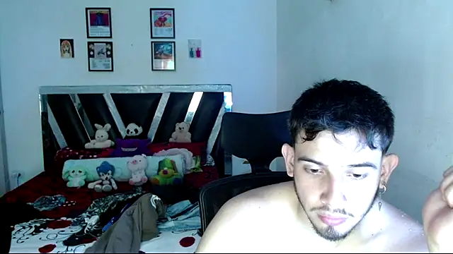 Snapshot of Sebasxxl12 chatting on 05-20-26, 10:27 Sebasxxl12 online show from 05-20-26, 10:27