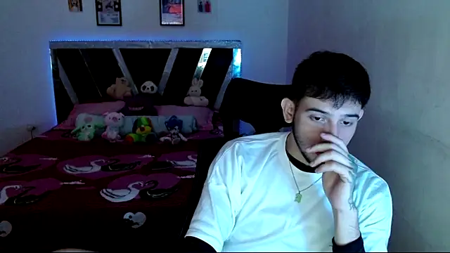 Snapshot of Sebasxxl12 chatting on 06-01-26, 01:07 Sebasxxl12 online show from 06-01-26, 01:07