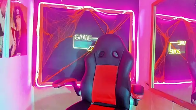 Snapshot of isaac_franko chatting on 10-29-25, 12:51 isaac franko online show from 10-29-25, 12:51