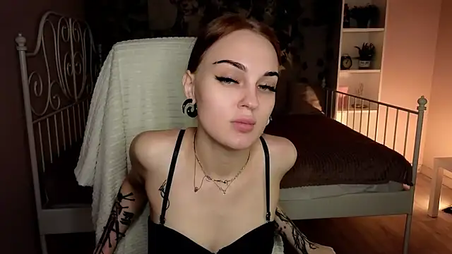 Snapshot of emlymur chatting on 10-05-25, 02:48 emlymur online show from 10-05-25, 02:48