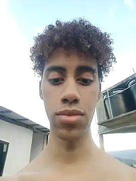 Snapshot of The_boy_good chatting on 10-05-25, 10:18 The boy good online show from 10-05-25, 10:18