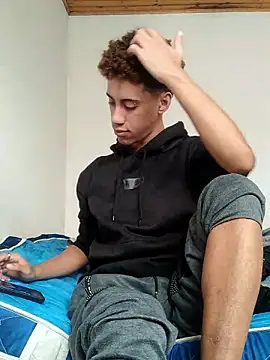 Snapshot of The_boy_good chatting on 11-08-25, 02:50 The boy good online show from 11-08-25, 02:50