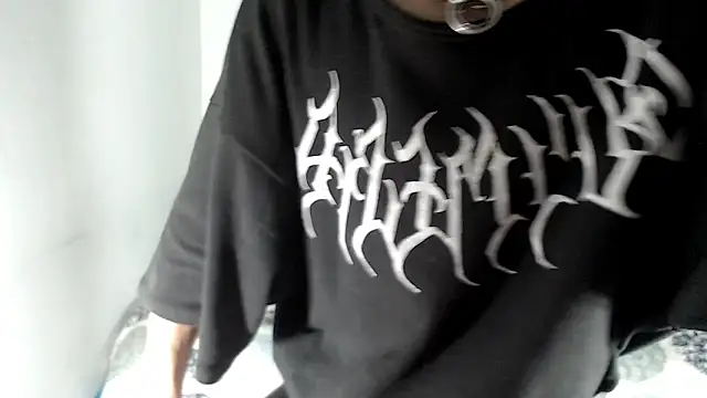 Kuregari xs online show from 12-15-25, 01:43