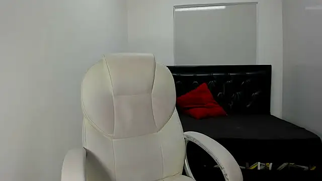 ParisBustamanterx online show from 10-11-25, 03:39