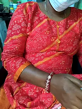 Snapshot of Tamilselviroja- chatting on 02-06-26, 03:48 Tamilselviroja- online show from 02-06-26, 03:48