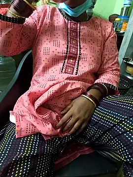 Snapshot of Tamilselviroja- chatting on 06-19-26, 02:43 Tamilselviroja- online show from 06-19-26, 02:43
