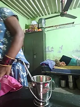 Snapshot of Tamilselviroja- chatting on 06-24-26, 03:11 Tamilselviroja- online show from 06-24-26, 03:11