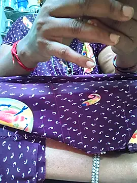 Snapshot of Tamilselviroja- chatting on 08-01-26, 01:49 Tamilselviroja- online show from 08-01-26, 01:49