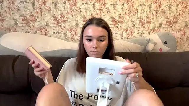 Snapshot of JaneFosterxx chatting on 10-26-25, 11:05 JaneFosterxx online show from 10-26-25, 11:05