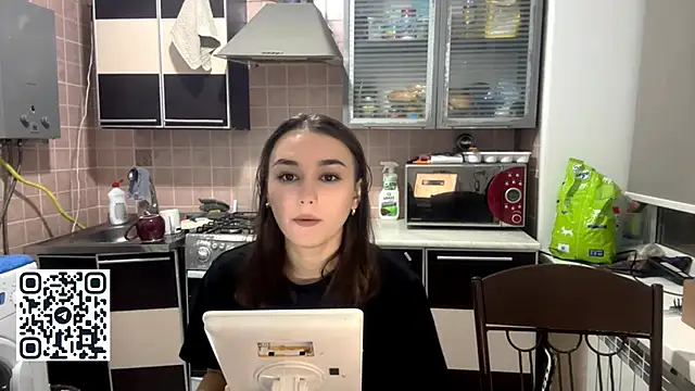 Snapshot of JaneFosterxx chatting on 11-16-25, 05:29 JaneFosterxx online show from 11-16-25, 05:29