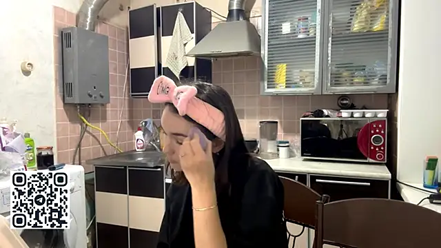 Snapshot of JaneFosterxx chatting on 11-21-25, 02:05 JaneFosterxx online show from 11-21-25, 02:05