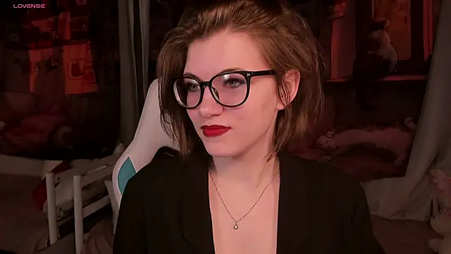 Snapshot of CathyAdams chatting on 05-04-26, 06:42 CathyAdams online show from 05-04-26, 06:42