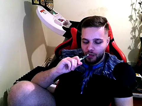 Snapshot of KingAdonisss chatting on 09-29-25, 12:32 KingAdonisss online show from 09-29-25, 12:32