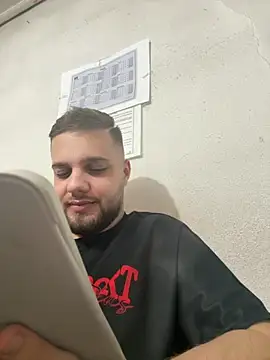 Snapshot of KingAdonisss chatting on 10-08-25, 04:37 KingAdonisss online show from 10-08-25, 04:37