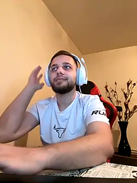 Snapshot of KingAdonisss chatting on 10-21-25, 03:02 KingAdonisss online show from 10-21-25, 03:02