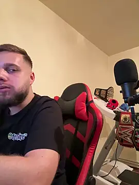 Snapshot of KingAdonisss chatting on 10-29-25, 03:58 KingAdonisss online show from 10-29-25, 03:58