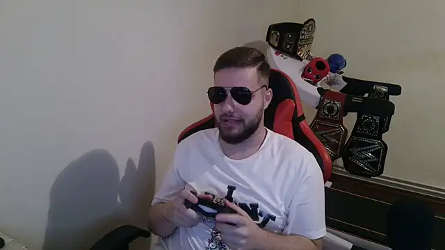 Snapshot of KingAdonisss chatting on 11-04-25, 03:22 KingAdonisss online show from 11-04-25, 03:22