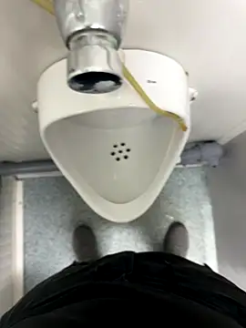 Snapshot of KingAdonisss chatting on 11-13-25, 06:18 KingAdonisss online show from 11-13-25, 06:18