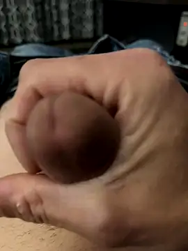 Snapshot of littleguybigdick1564 chatting on 11-28-25, 01:03 littleguybigdick1564 online show from 11-28-25, 01:03