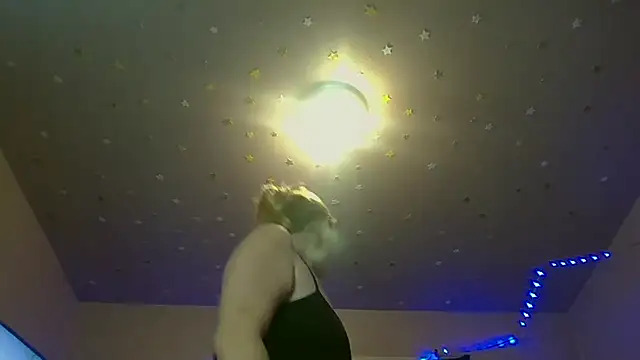 Queen2454 online show from 10-26-25, 10:58