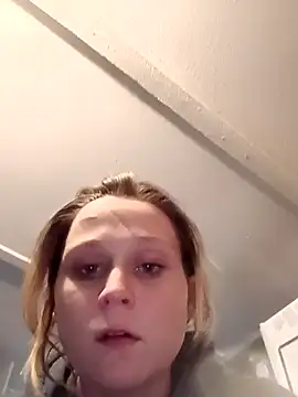 Snapshot of Queen2454 chatting on 02-13-26, 06:15 Queen2454 online show from 02-13-26, 06:15