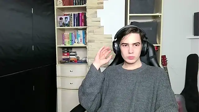 Snapshot of _Chris_Next_Door_ chatting on 10-30-25, 04:52  Chris Next Door  online show from 10-30-25, 04:52