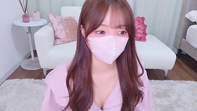 Seira  nn online show from 04-16-26, 02:18