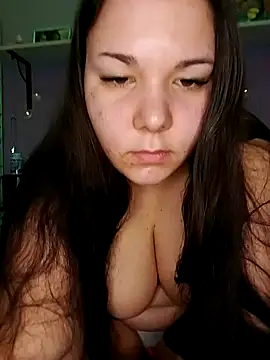 Snapshot of Flora66666 chatting on 11-19-25, 02:39 Flora66666 online show from 11-19-25, 02:39