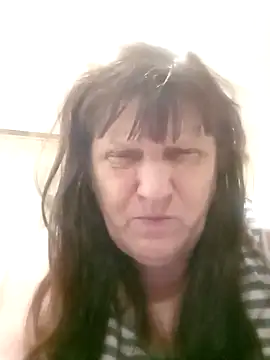 Snapshot of Apeesynka55211 chatting on 10-19-25, 04:29 Apeesynka55211 online show from 10-19-25, 04:29