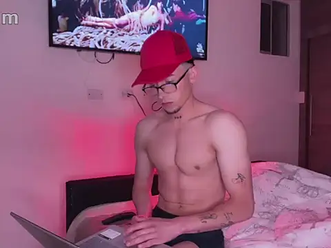 strongManLatino online show from 10-06-25, 12:52