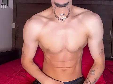 Snapshot of strongManLatino chatting on 05-31-26, 03:52 strongManLatino online show from 05-31-26, 03:52