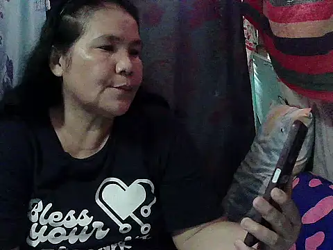 Snapshot of milagrose_rose chatting on 03-26-26, 02:17 milagrose rose online show from 03-26-26, 02:17